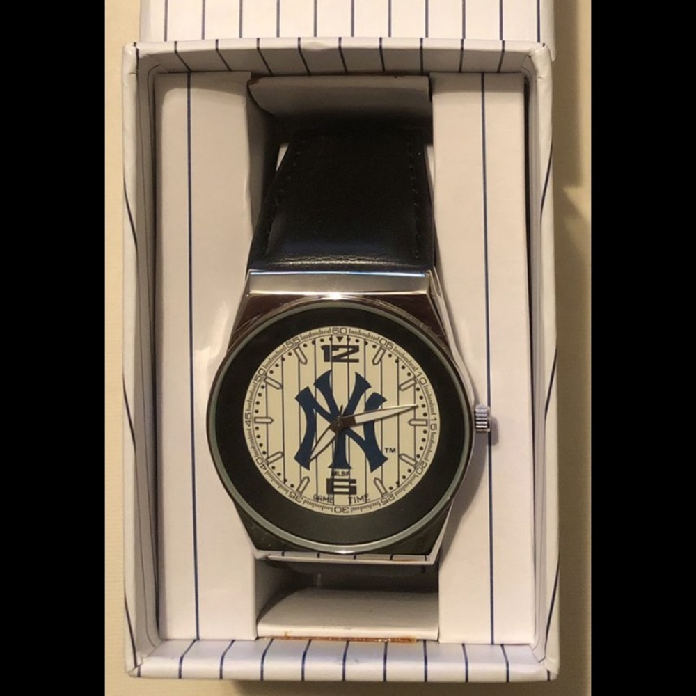 Yankees Watch - Picture 2 of 6